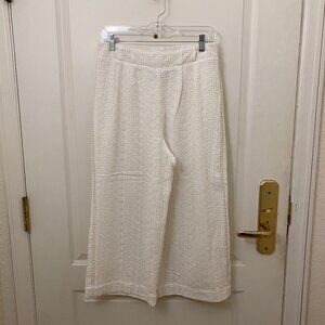GUC Women Skies Are Blue White Cropped Wide Leg Eyelet Pants Size Medium